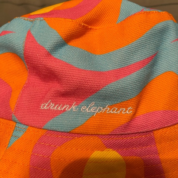 Drunk Elephant Reversible Bucket Hat. 2 Hats In One! ✌️ - Picture 6 of 9